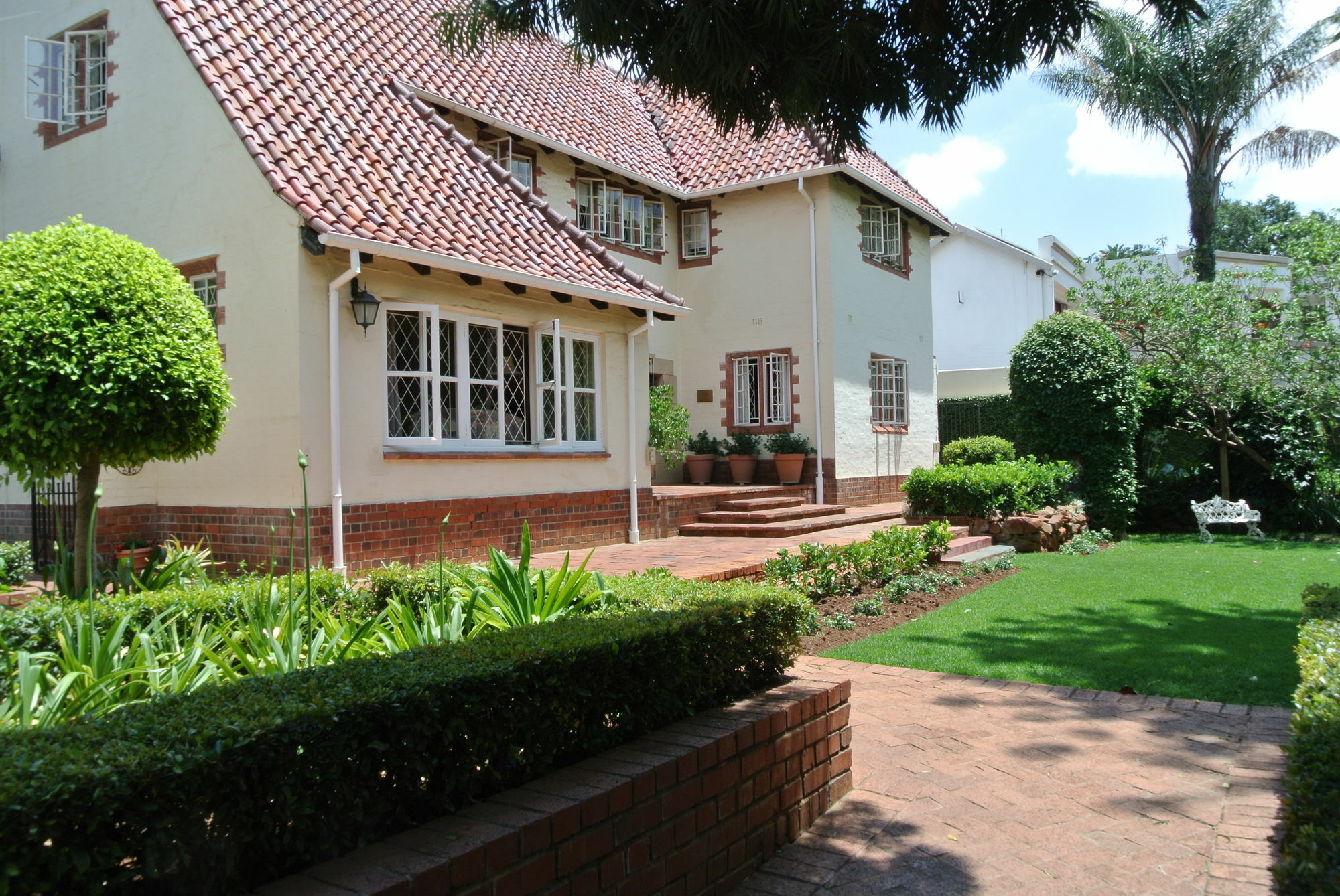 Brooklyn Manor Hotel Pretoria-Noord Exterior foto